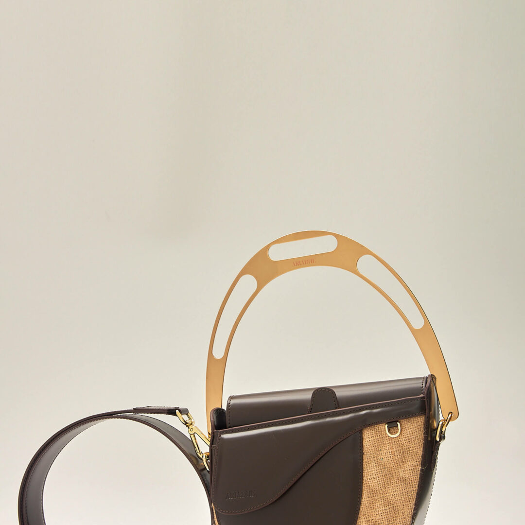 HELIOS WALNUT BROWN 10 5 Ariadne ecom 0000 31 10 2023 Aestas11 01 2024 Ariadne Stilllife Pep Bornova15090 Pep Bornova