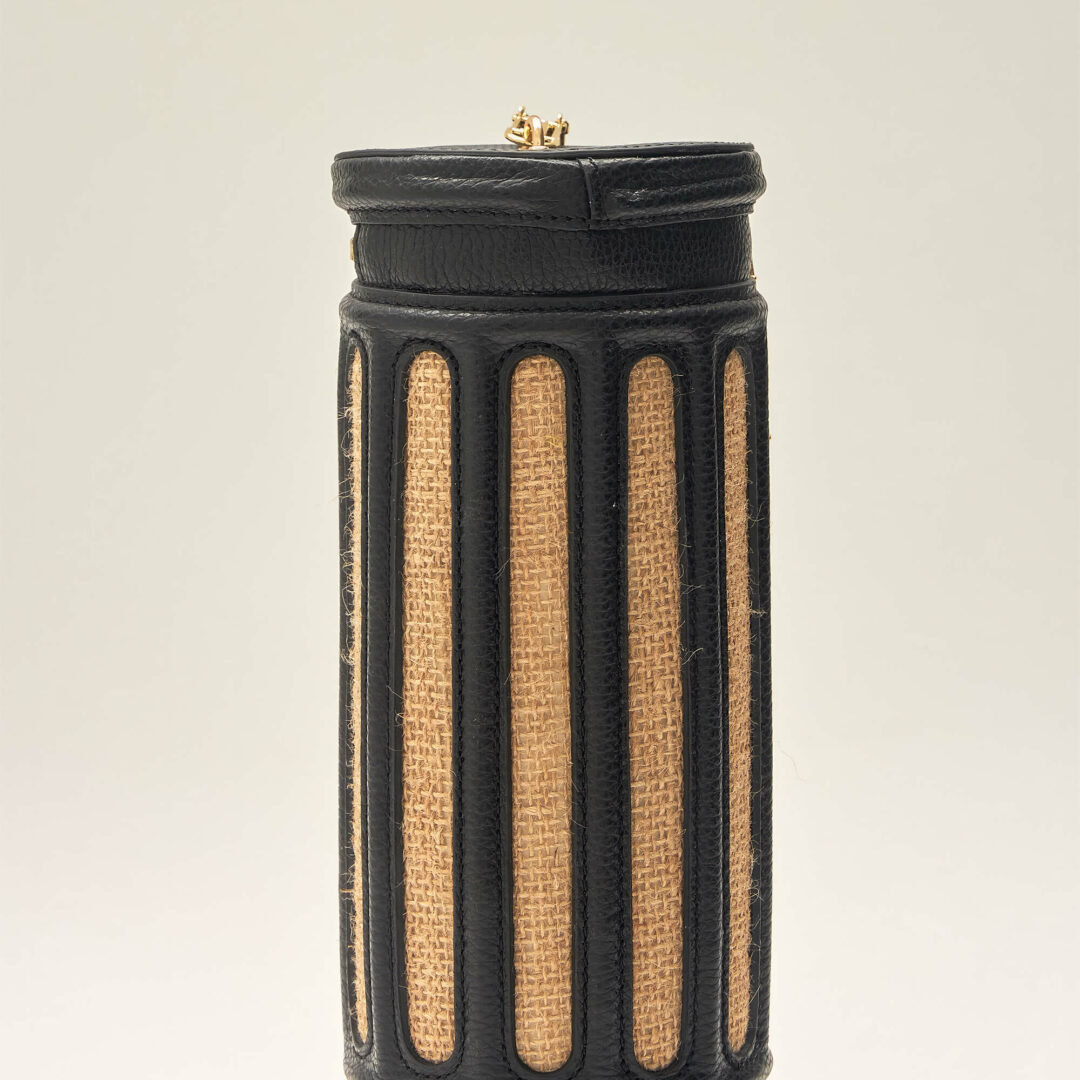 DORIC BLACK 17 9 Ariadne Ecom 0050 31 10 2023 Aestas11 01 2024 Ariadne Stilllife Pep Bornova15113 Pep Bornova gigapixel standard scale 2