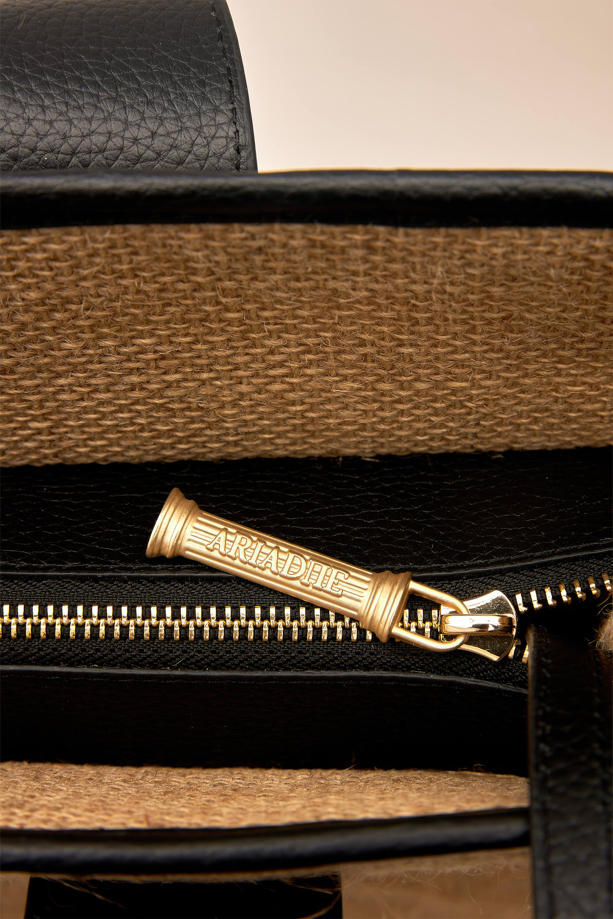 MINOS BLACK - Image 9